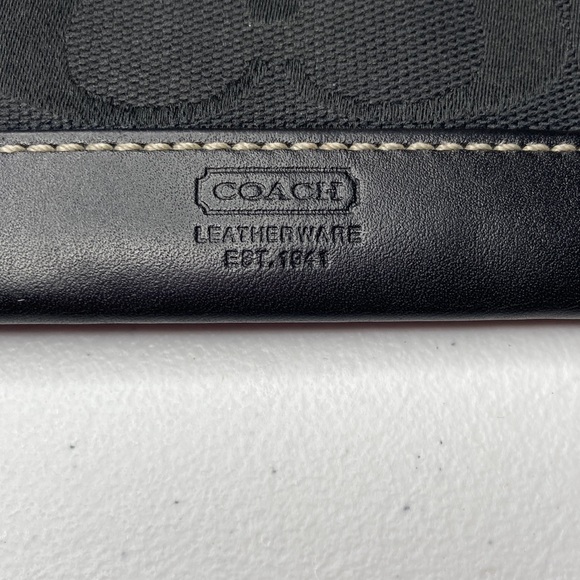 Coach Sleek Black Key & Card Holder - Picture 2 of 7